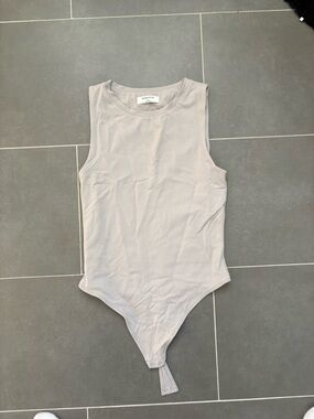 Aritzia Babaton Contour Bodysuit M